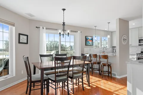 $469,900 | 1853 Woodland Circle, Unit 1201, Geneva, WI 53147