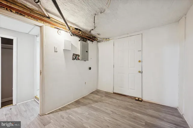 $1,000 | 6619 Guyer Avenue, Unit 1, Philadelphia, PA 19142