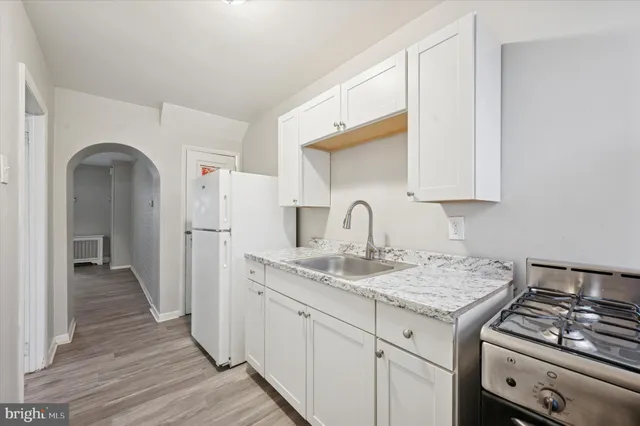$1,000 | 6619 Guyer Avenue, Unit 1, Philadelphia, PA 19142