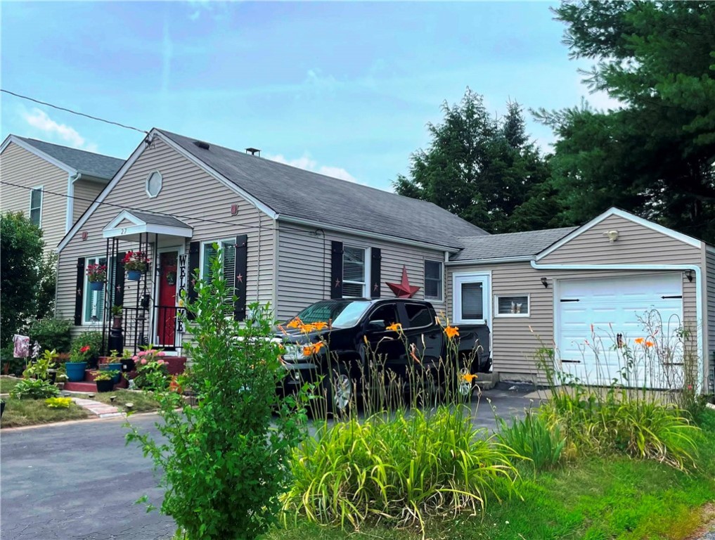 27 Napoleon Street Woonsocket, RI 02895 - Photo 1 of 40 Gallery Image 1