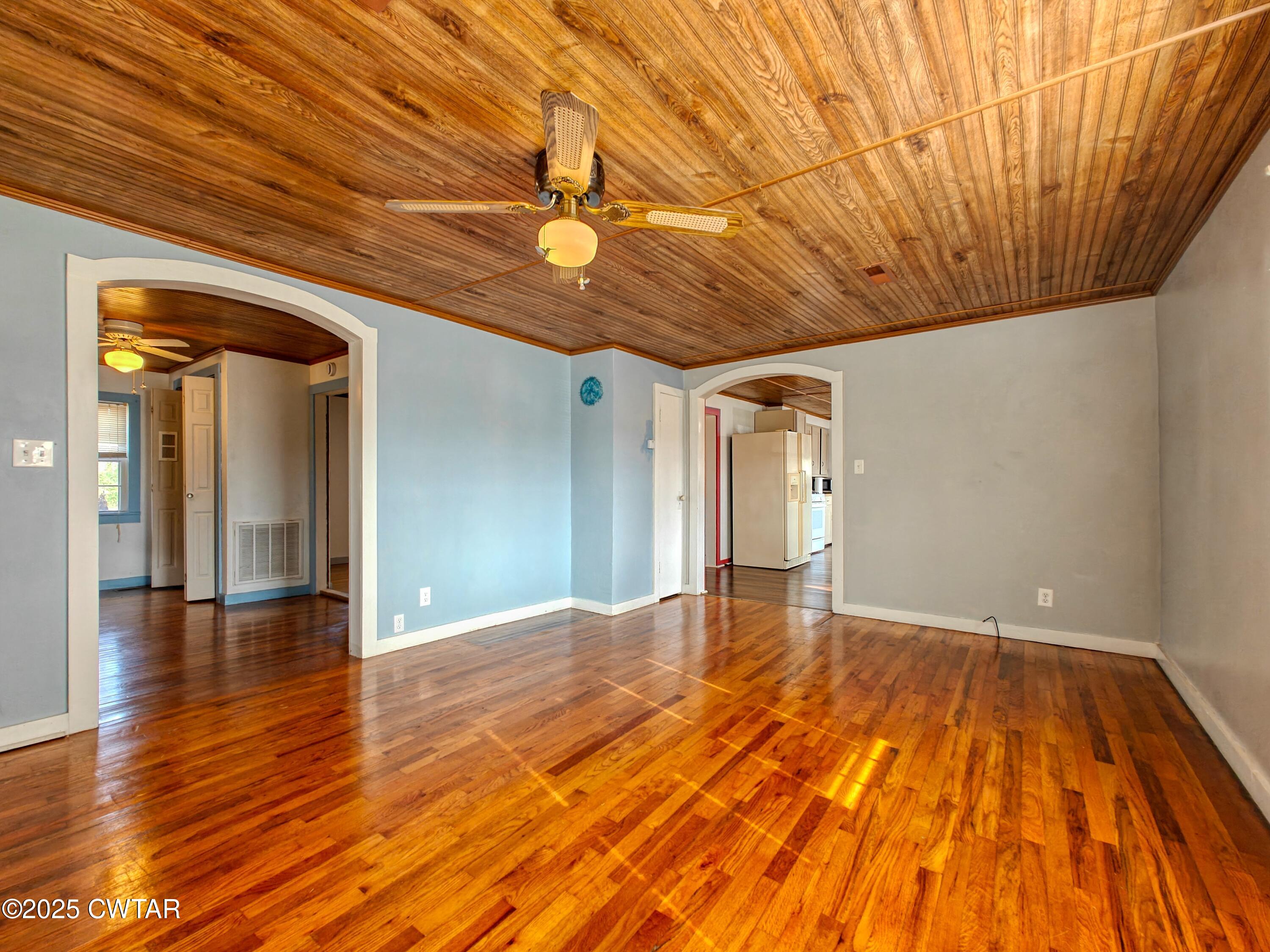 167 Cherokee Avenue Camden, TN 38320 - Photo 9 of 29 IMG20251119121756