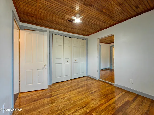 a view of empty room