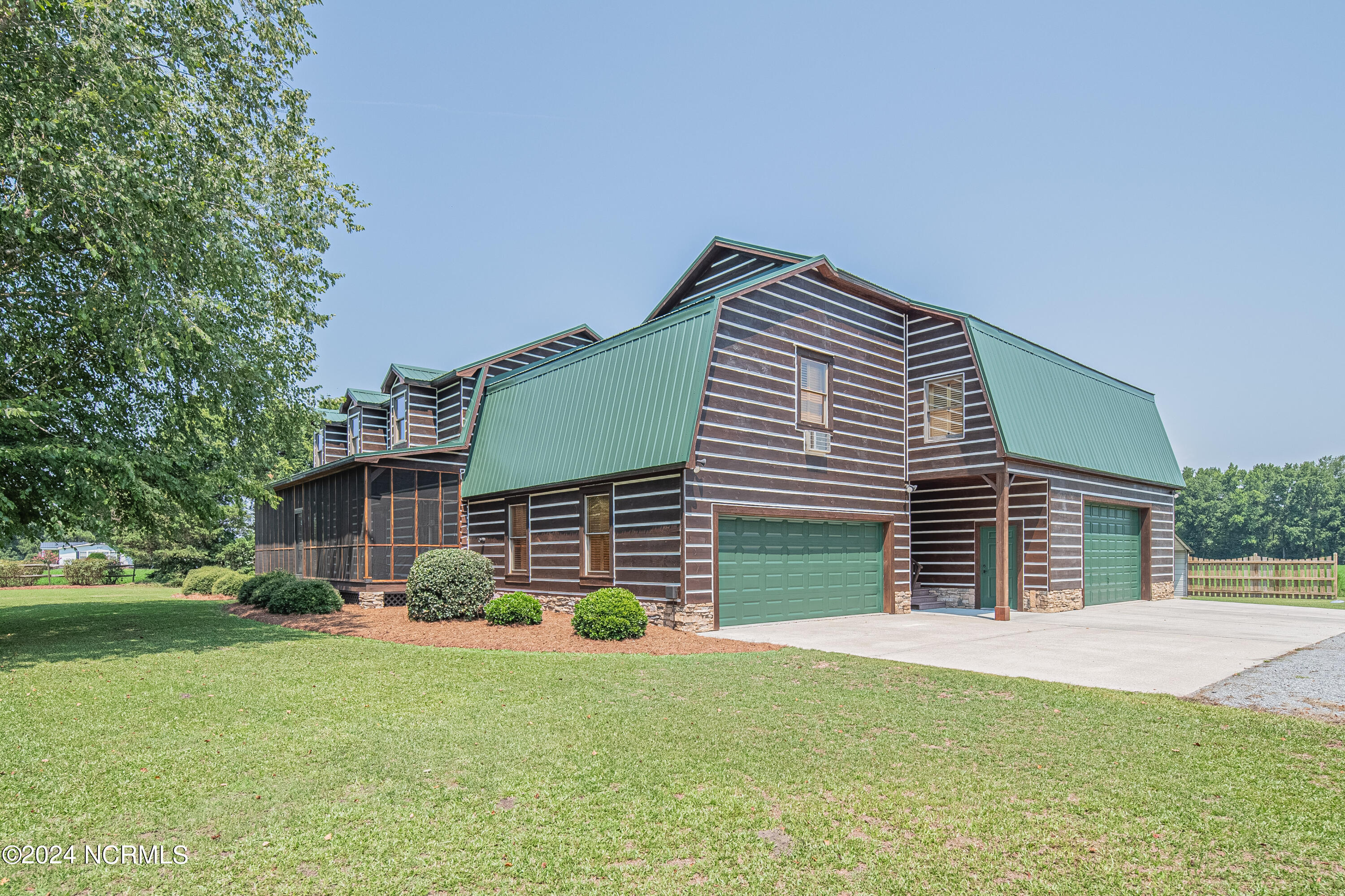 1739 Haddock Road Winterville, NC 28590 - Photo 6 of 63 Front Right of Home