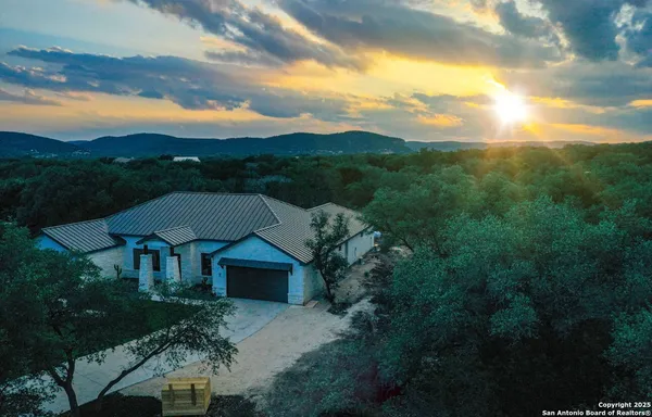 $995,000 | 34 Lazy Day, Concan, TX 78838