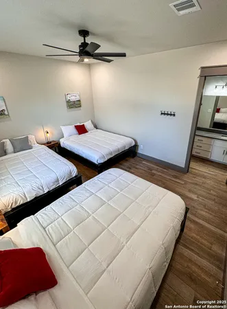 $995,000 | 34 Lazy Day, Concan, TX 78838