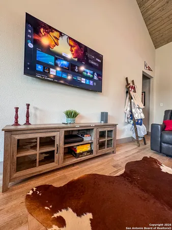 $995,000 | 34 Lazy Day, Concan, TX 78838