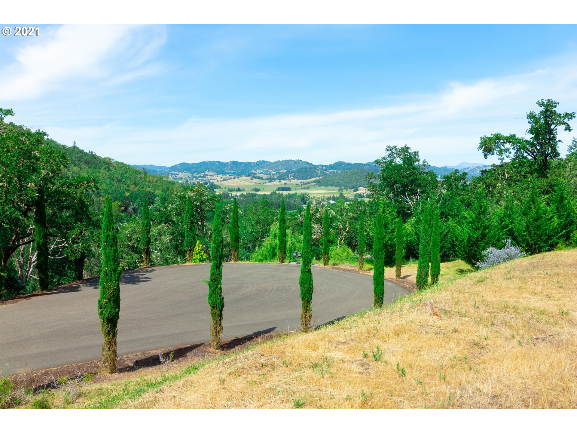 205 Summit Ridge Lane, Unit 3 Roseburg, OR 97471 - Photo 6 of 9 Gallery Image 6