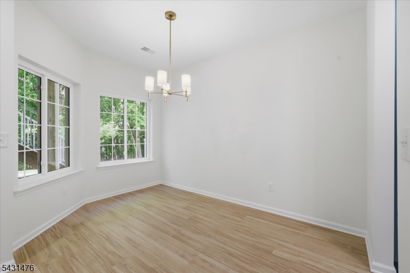 13 Encampment Drive Bedminster, NJ 07921 - Photo 9 of 25
