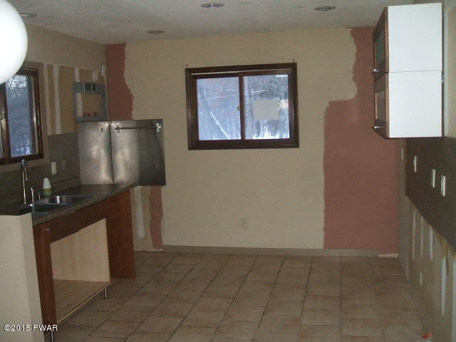 669 Edinburgh Road Bushkill, PA 18324 - Photo 11 of 11