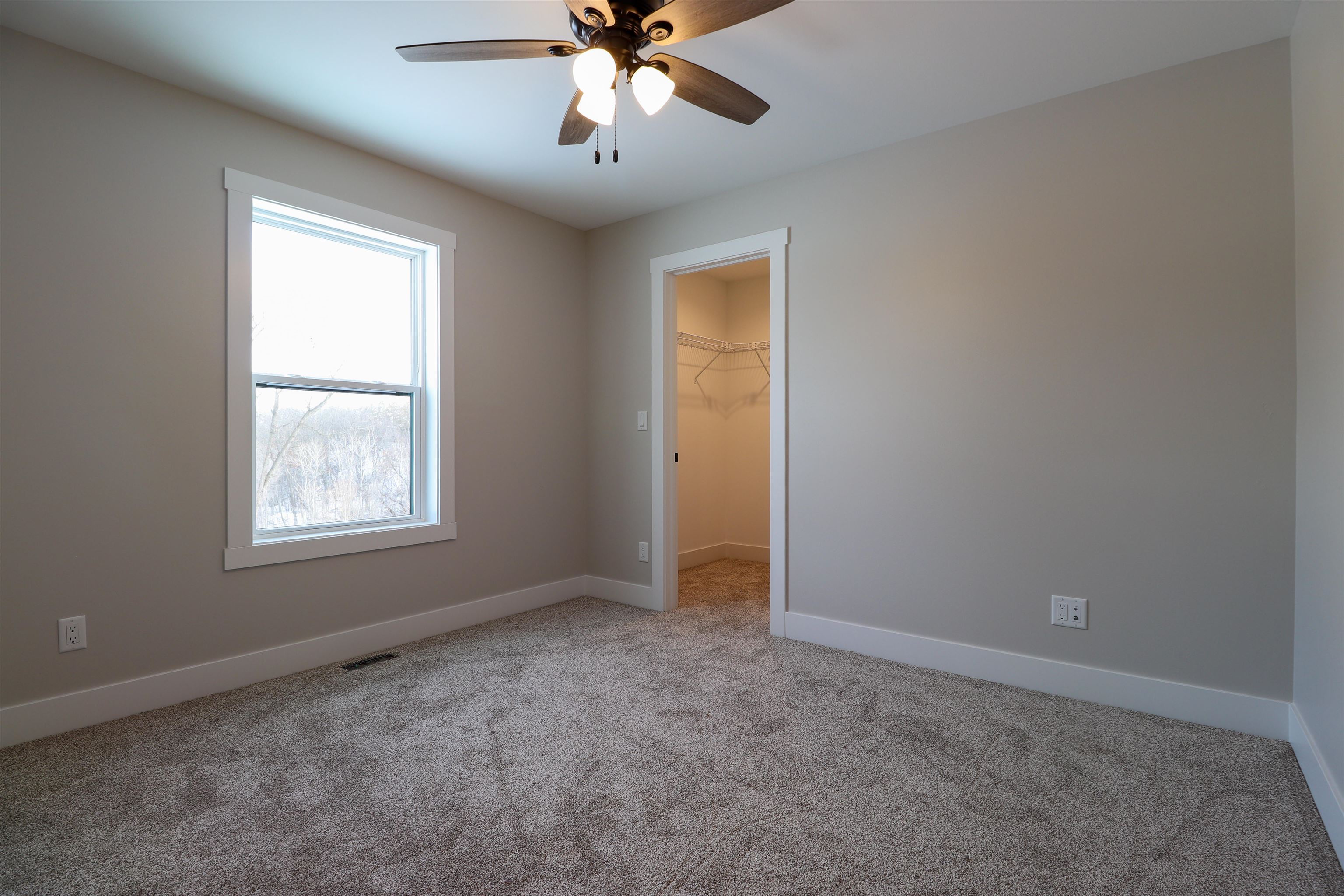 801 Hawkeye Heights Road Dubuque, IA 52001 - Photo 18 of 30 Gallery Image 18