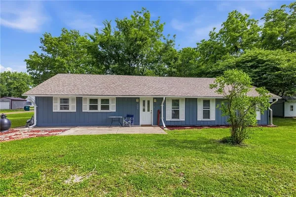 $200,000 | 605 Pearl, East Lynne, MO 64743