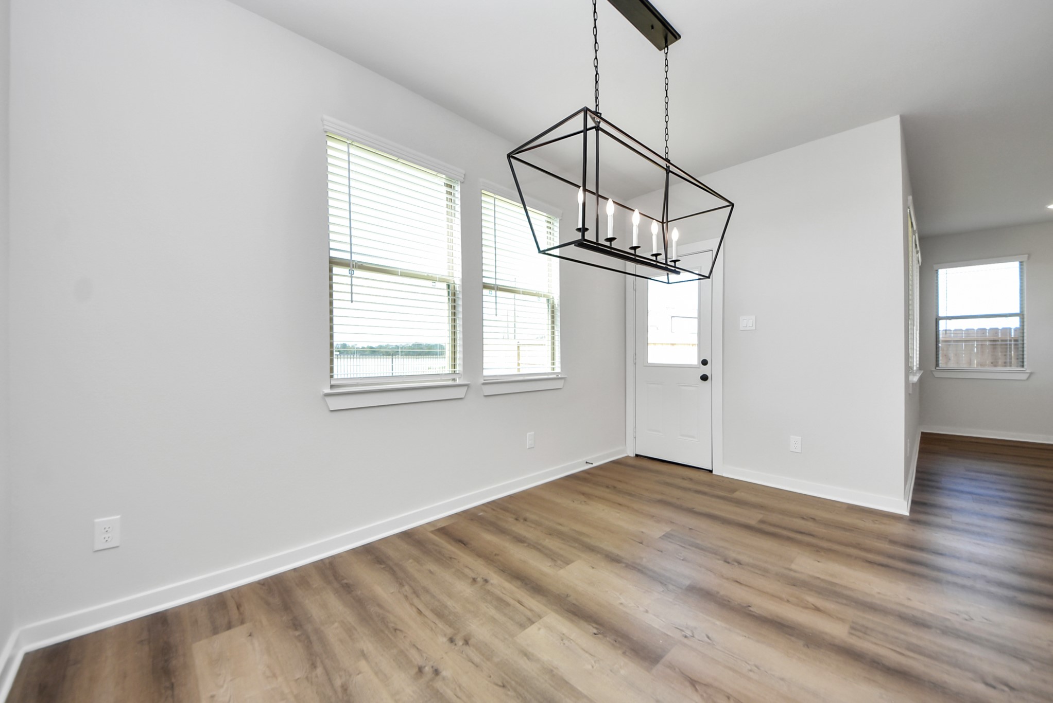 6522 Escondido Drive Rosharon, TX 77583 - Photo 15 of 33 Dining area