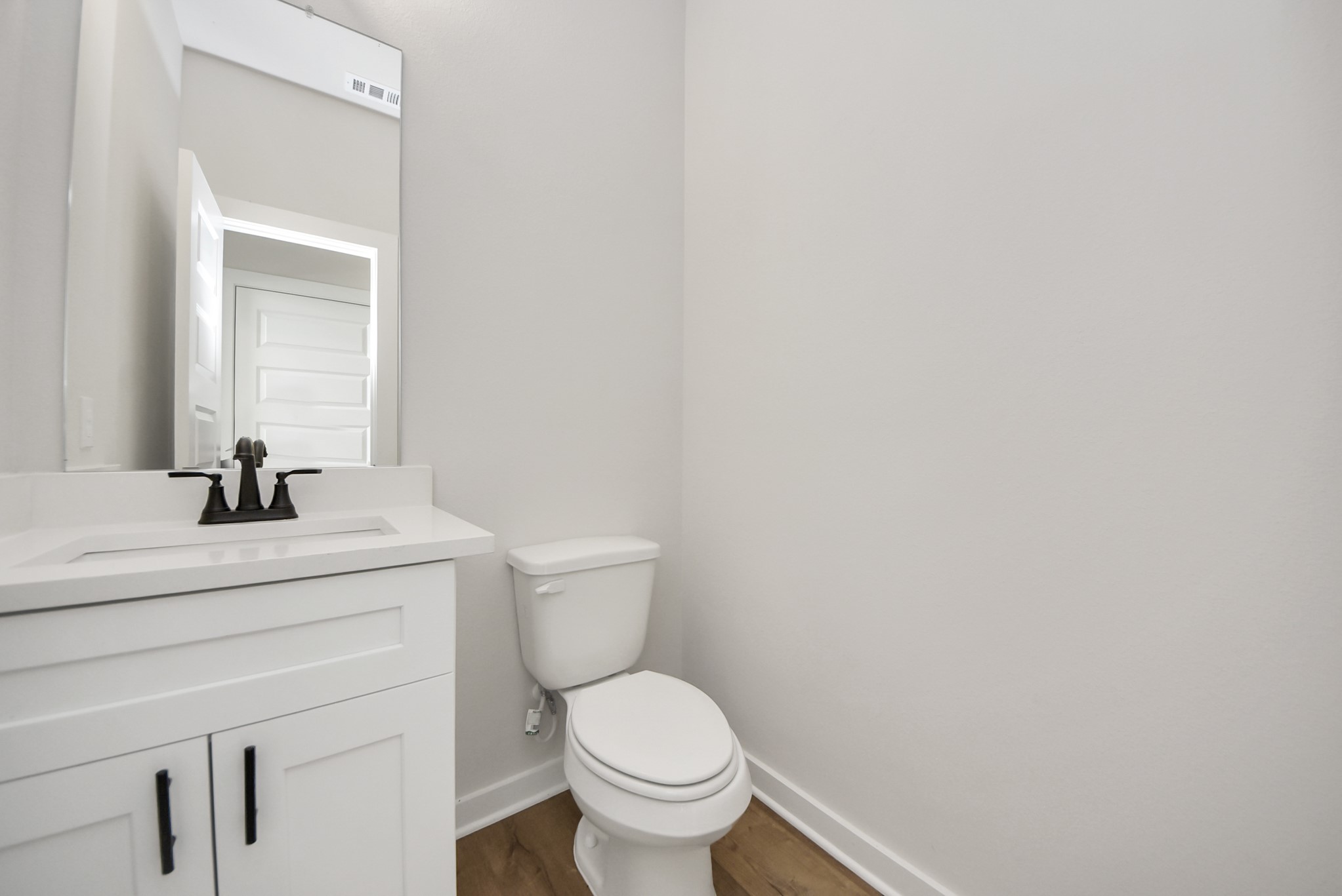 6522 Escondido Drive Rosharon, TX 77583 - Photo 6 of 33 1st floor half bath