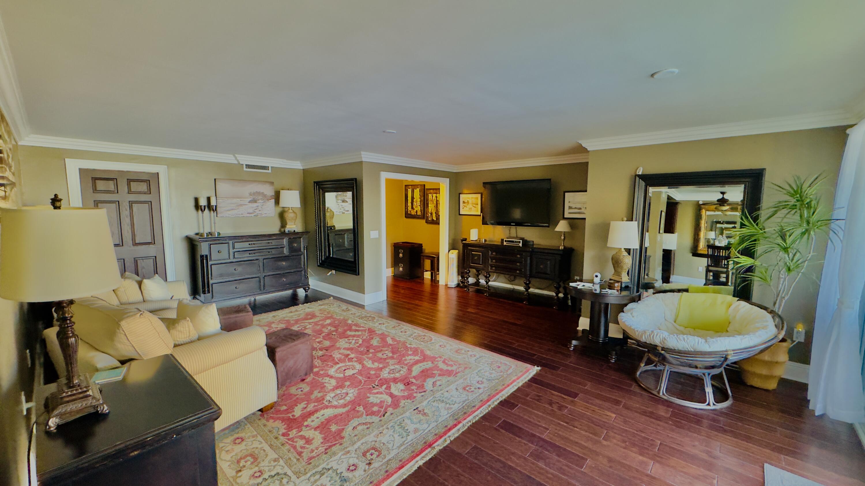 102 Half Moon Circle, Unit F2 Hypoluxo, FL 33462 - Photo 20 of 47 Living room