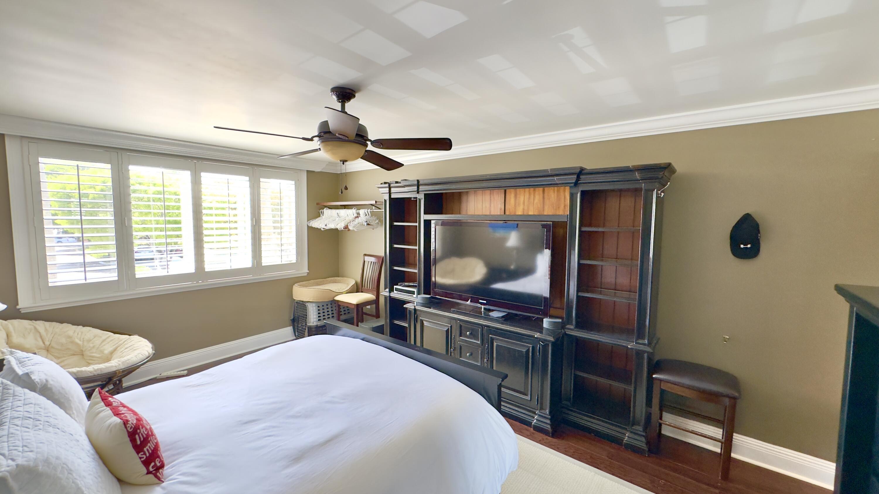 102 Half Moon Circle, Unit F2 Hypoluxo, FL 33462 - Photo 34 of 47 Master bedroom