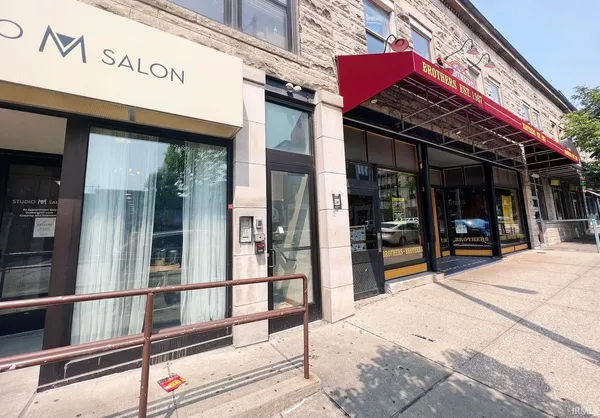 $2,000 | 213 North Walnut Street, Unit 1, Bloomington, IN 47404
