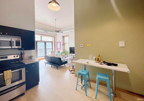 $2,000 | 213 North Walnut Street, Unit 1, Bloomington, IN 47404