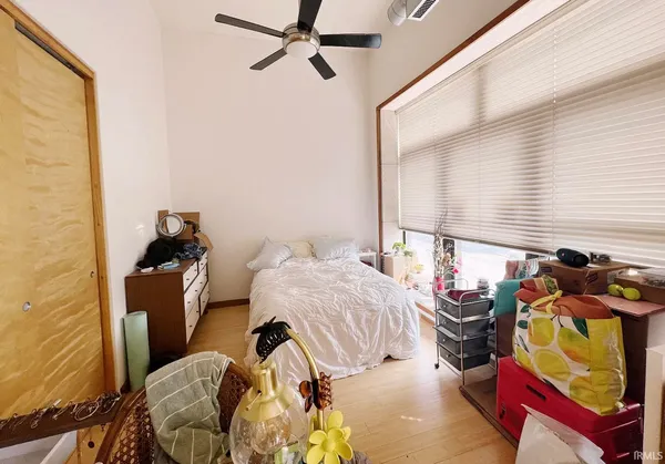 $2,000 | 213 North Walnut Street, Unit 1, Bloomington, IN 47404