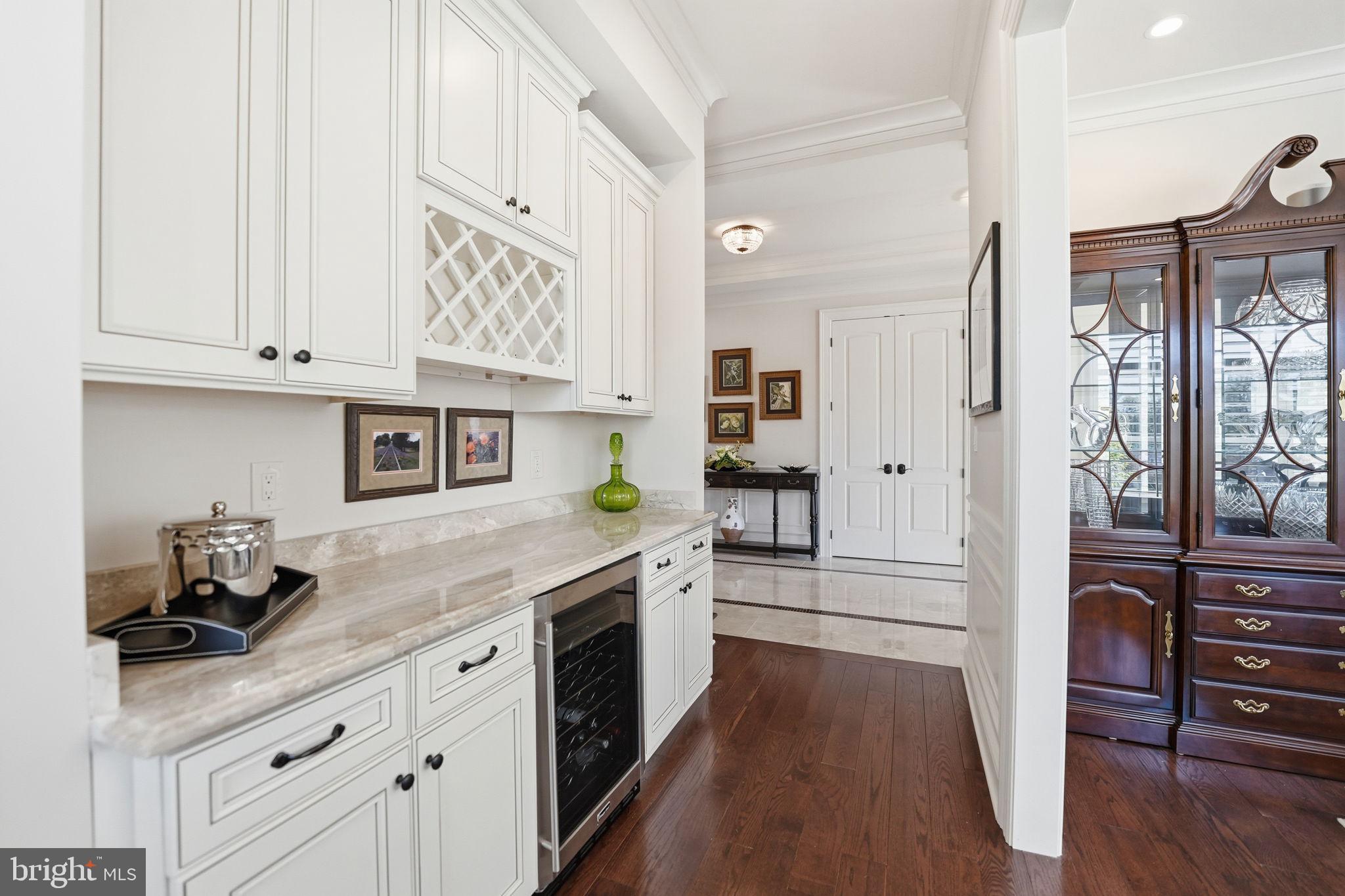 609 Kingsley Road Southwest Vienna, VA 22180 - Photo 12 of 64