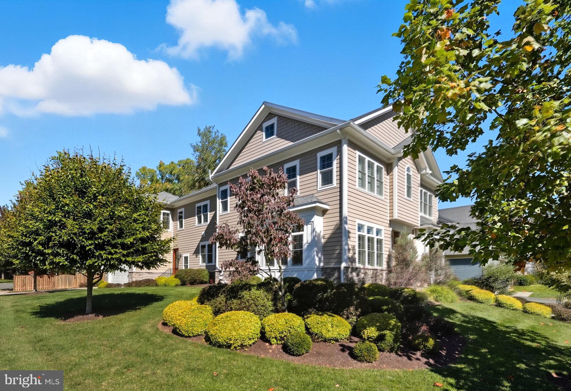 609 Kingsley Road Southwest Vienna, VA 22180 - Photo 2 of 64