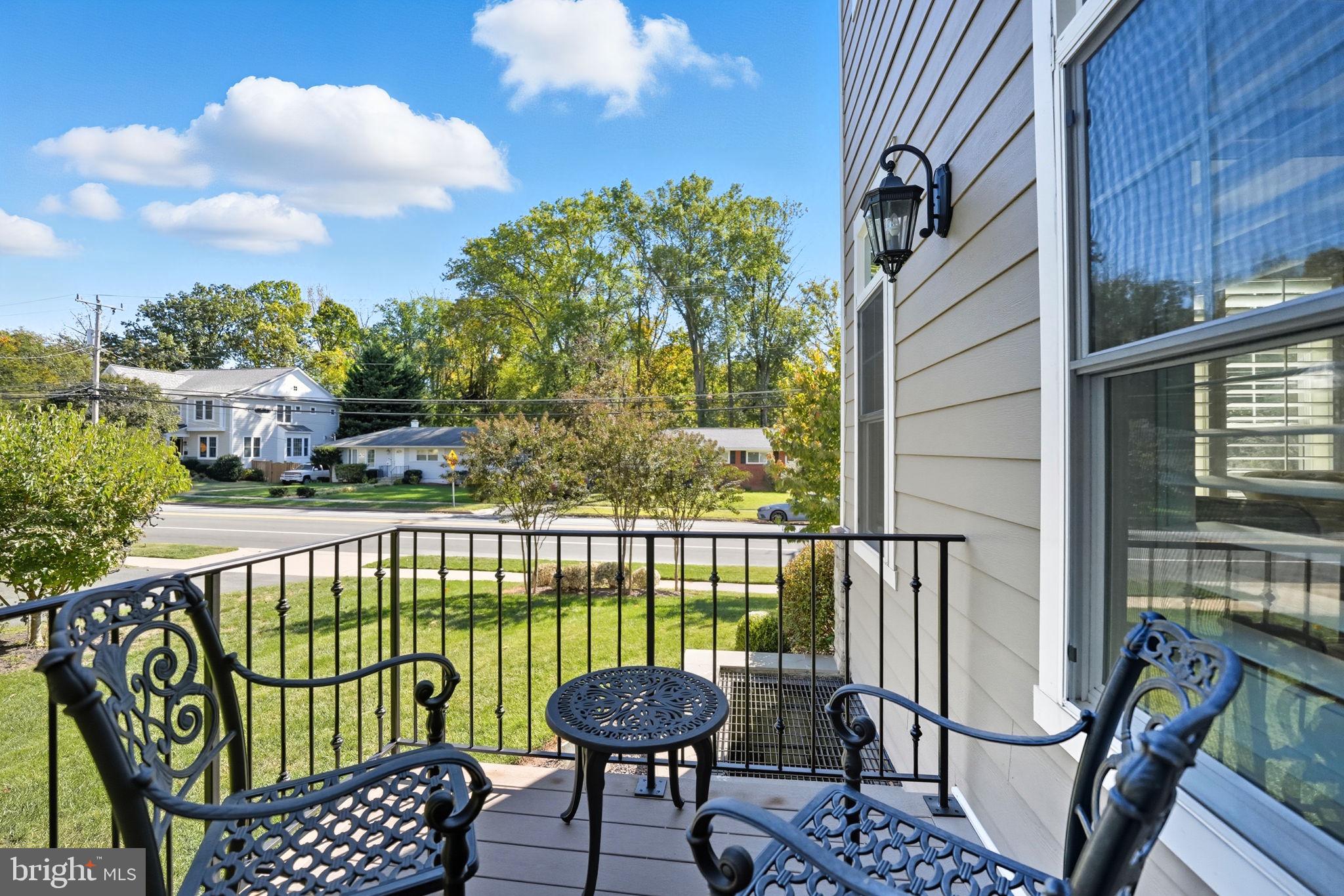 609 Kingsley Road Southwest Vienna, VA 22180 - Photo 26 of 64