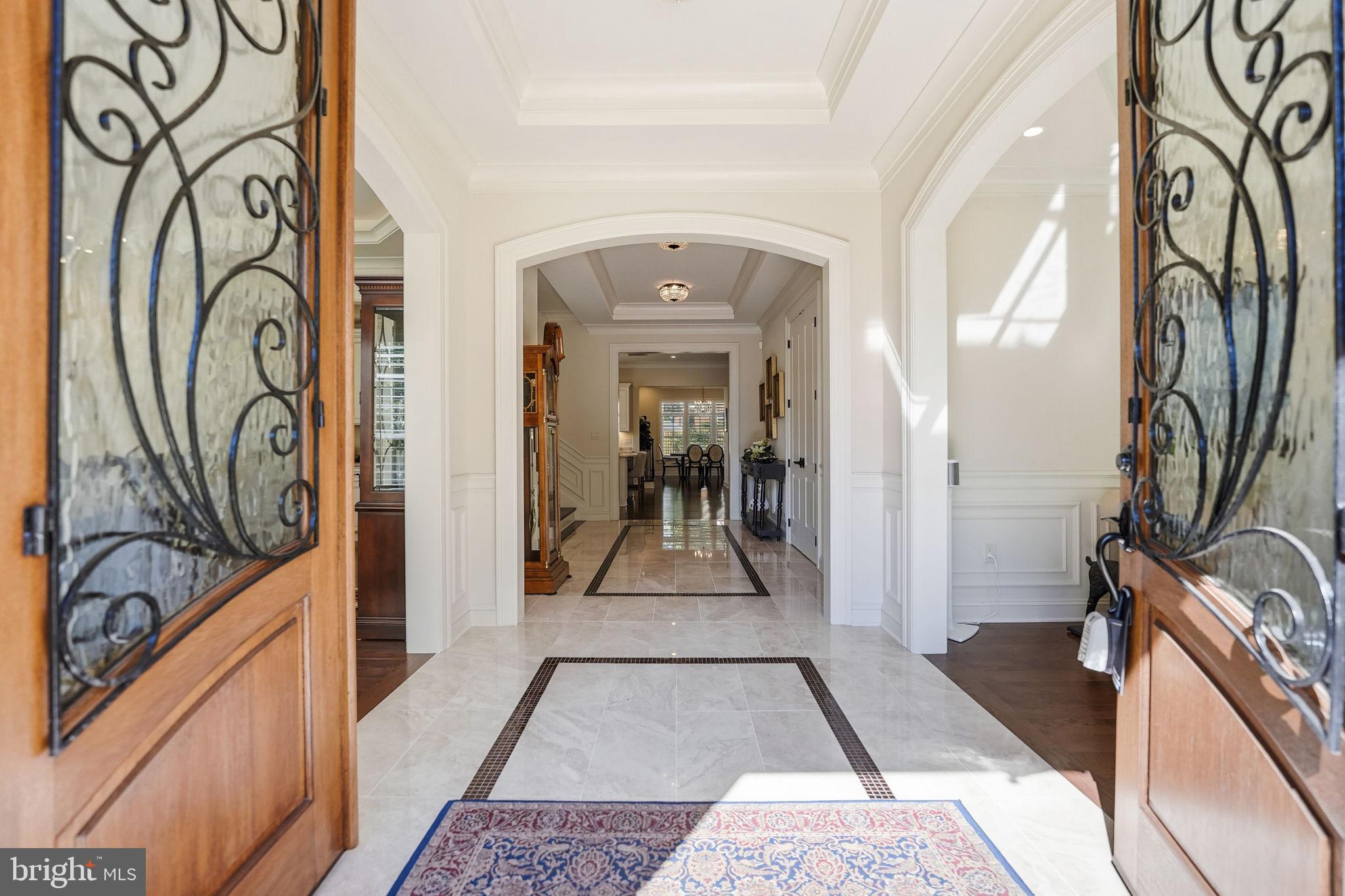 609 Kingsley Road Southwest Vienna, VA 22180 - Photo 3 of 64