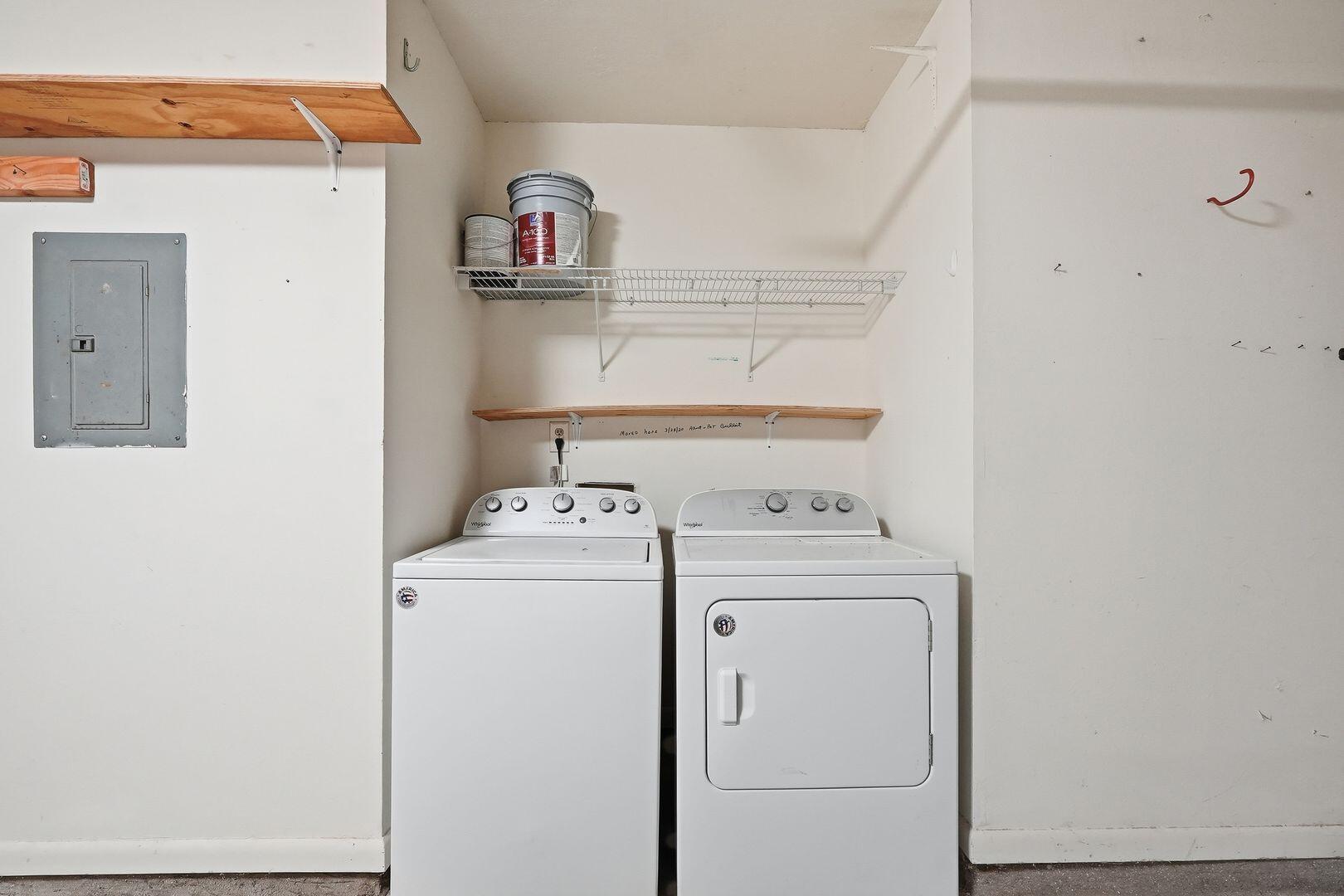 5 Kelly Way Valparaiso, FL 32580 - Photo 27 of 31 a utility room with dryer and washer