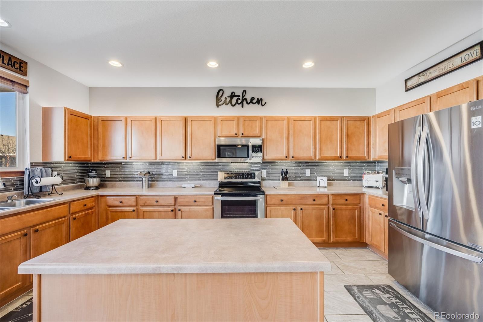 576 Hedgerow Way Brighton, CO 80601 - Photo 15 of 50