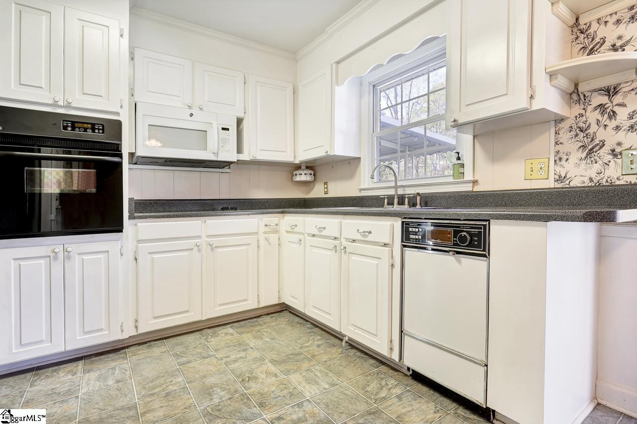 103 East Fernwood Road Simpsonville, SC 29681 - Photo 11 of 28 Gallery Image 11