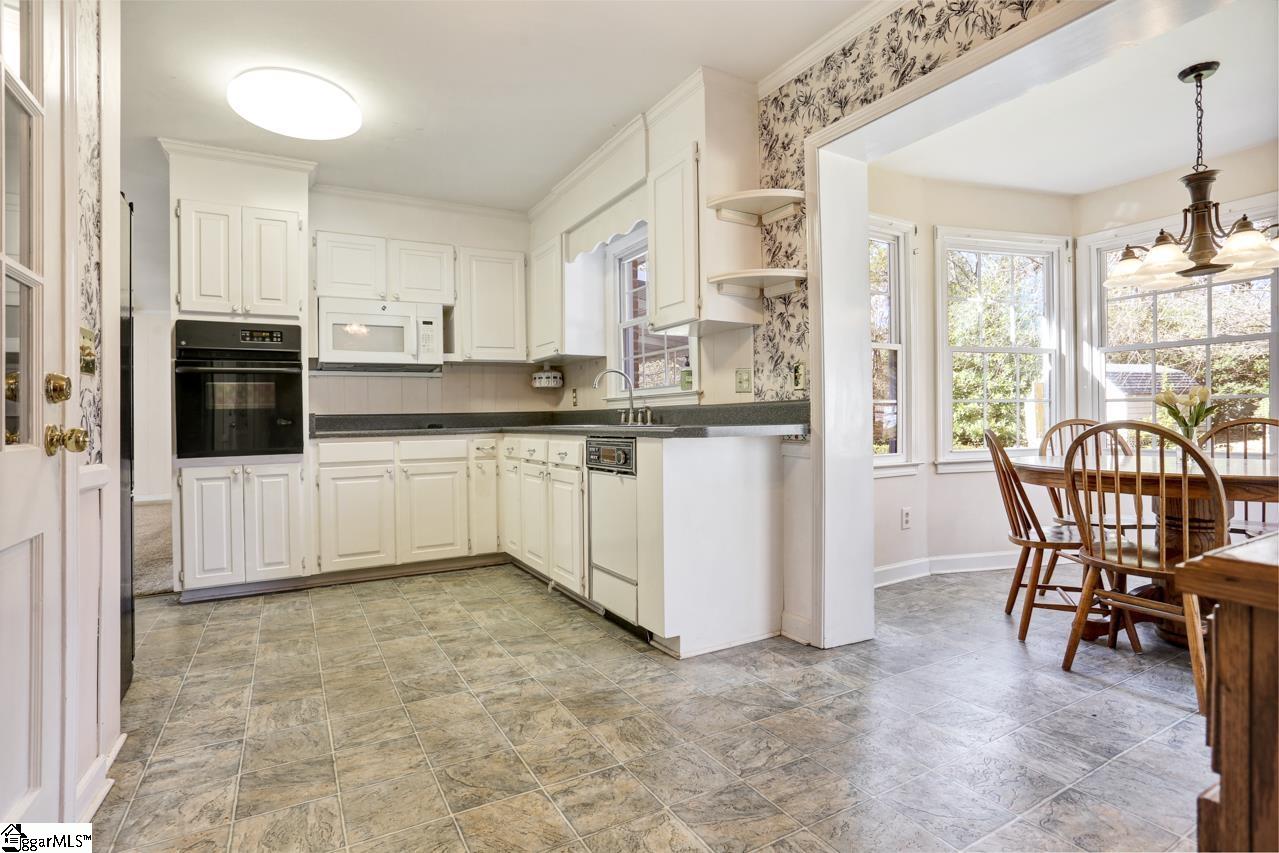 103 East Fernwood Road Simpsonville, SC 29681 - Photo 10 of 28 Gallery Image 10