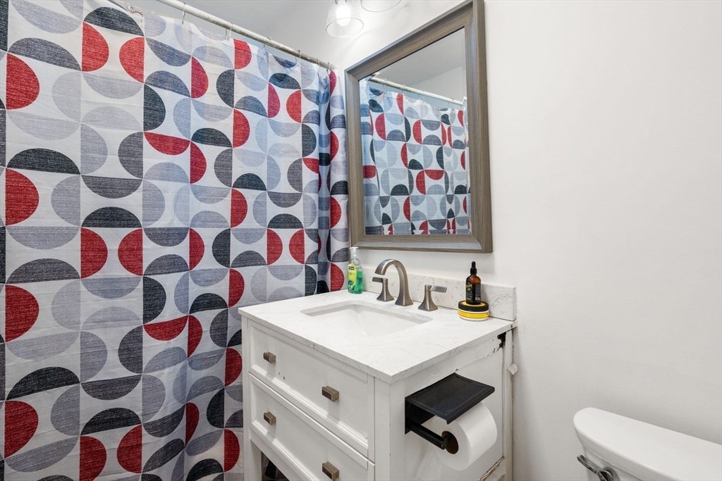 252 Shaw Street Lowell, MA 01851 - Photo 7 of 27