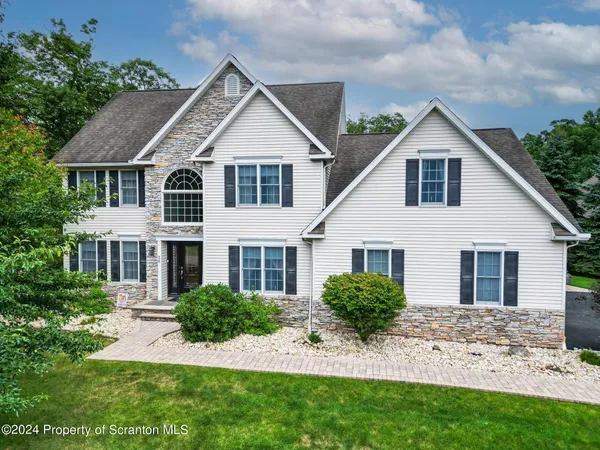 $699,900 | 28 Harley Drive, Mountain Top, PA 18707