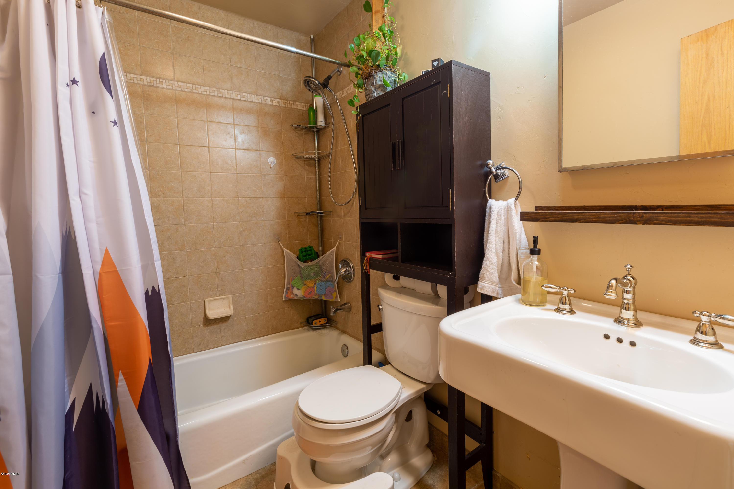 2140 Saddle Ridge Loop, Unit 5 Avon, CO 81620 - Photo 15 of 25 Full Bathroom