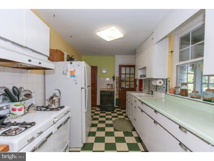 111 Biddle Road Paoli, PA 19301 - Photo 5 of 25 Kitchen