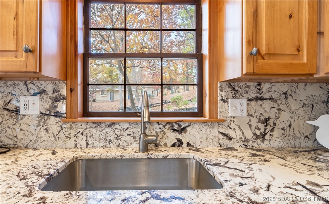 339 Hickory Hollow Road Sunrise Beach, MO 65079 - Photo 14 of 44