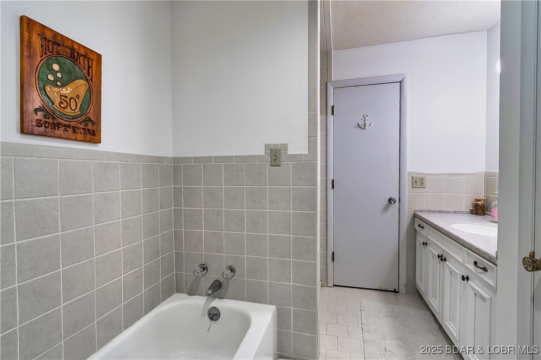 339 Hickory Hollow Road Sunrise Beach, MO 65079 - Photo 28 of 44