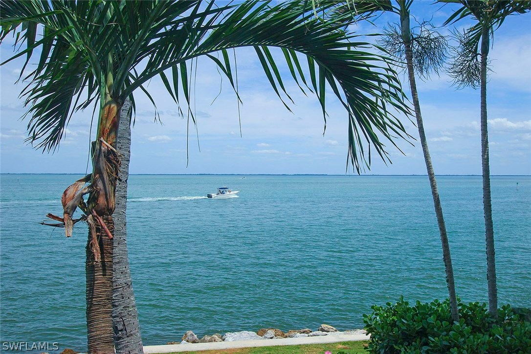 1251 South Seas Plantation Road Captiva, FL 33924 - Photo 13 of 24 a view of a small yard