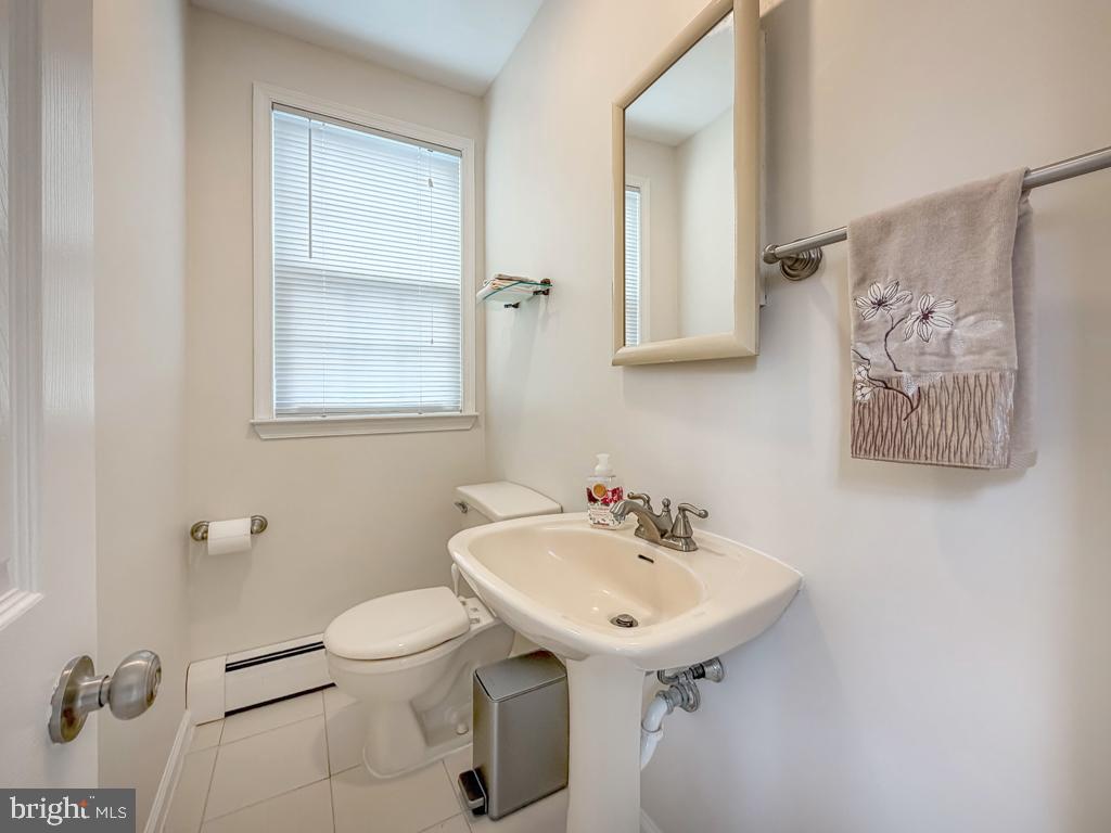 221 Foxcroft Road Broomall, PA 19008 - Photo 23 of 67 1st Floor Powder Room