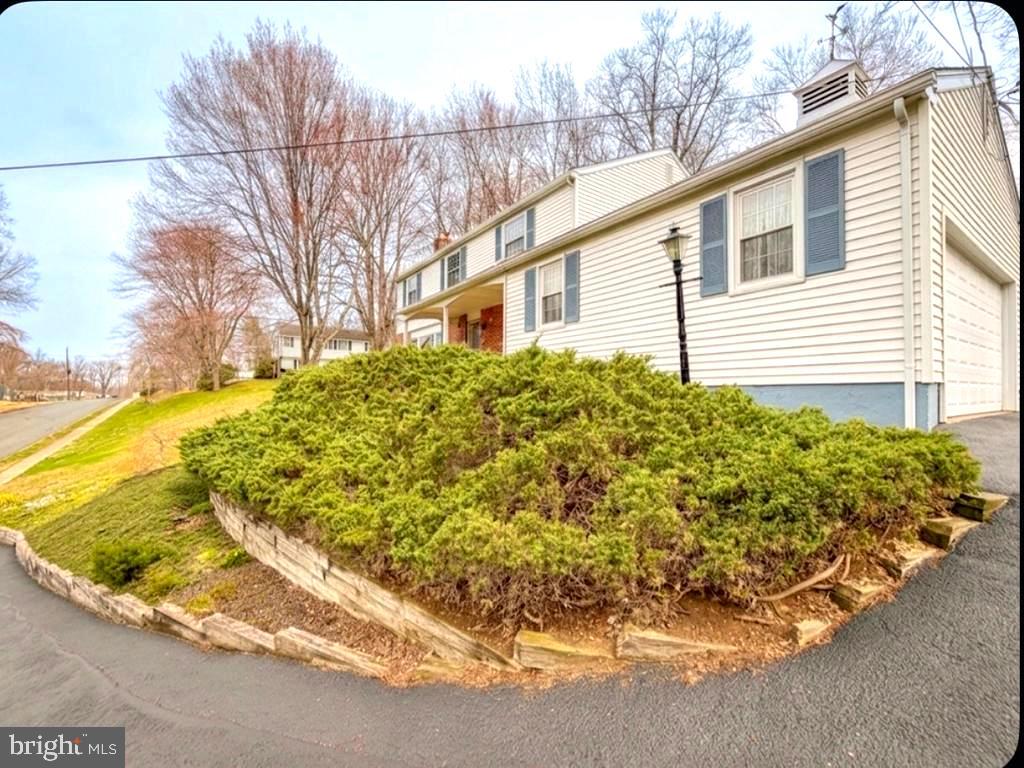 221 Foxcroft Road Broomall, PA 19008 - Photo 48 of 67 Front side of home