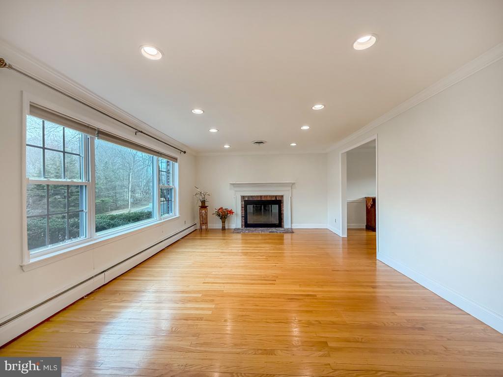 221 Foxcroft Road Broomall, PA 19008 - Photo 10 of 67 Bright living room with natural light