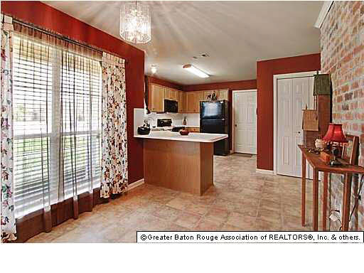 17059 Fox Ridge Drive Prairieville, LA 70769 - Photo 4 of 14 Gallery Image 4