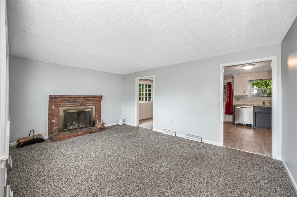 2 3rd Street Chelmsford, MA 01824 - Photo 3 of 38 Gallery Image 3