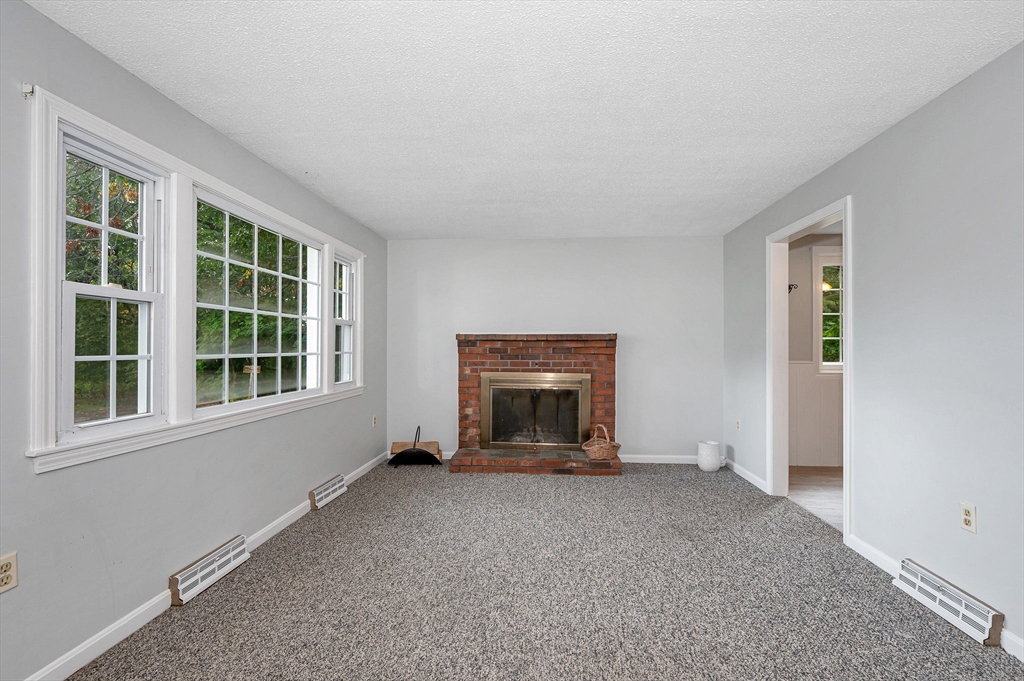 2 3rd Street Chelmsford, MA 01824 - Photo 4 of 38 Gallery Image 4