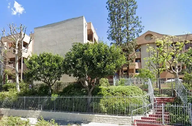 $1,141 | 732 South Bonnie Brae Street, Los Angeles, CA 90057