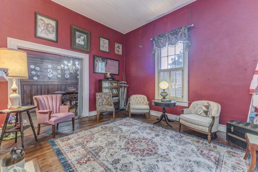 1006 Avenue A Rome, GA 30165 - Photo 11 of 61 a living room with furniture rug and window
