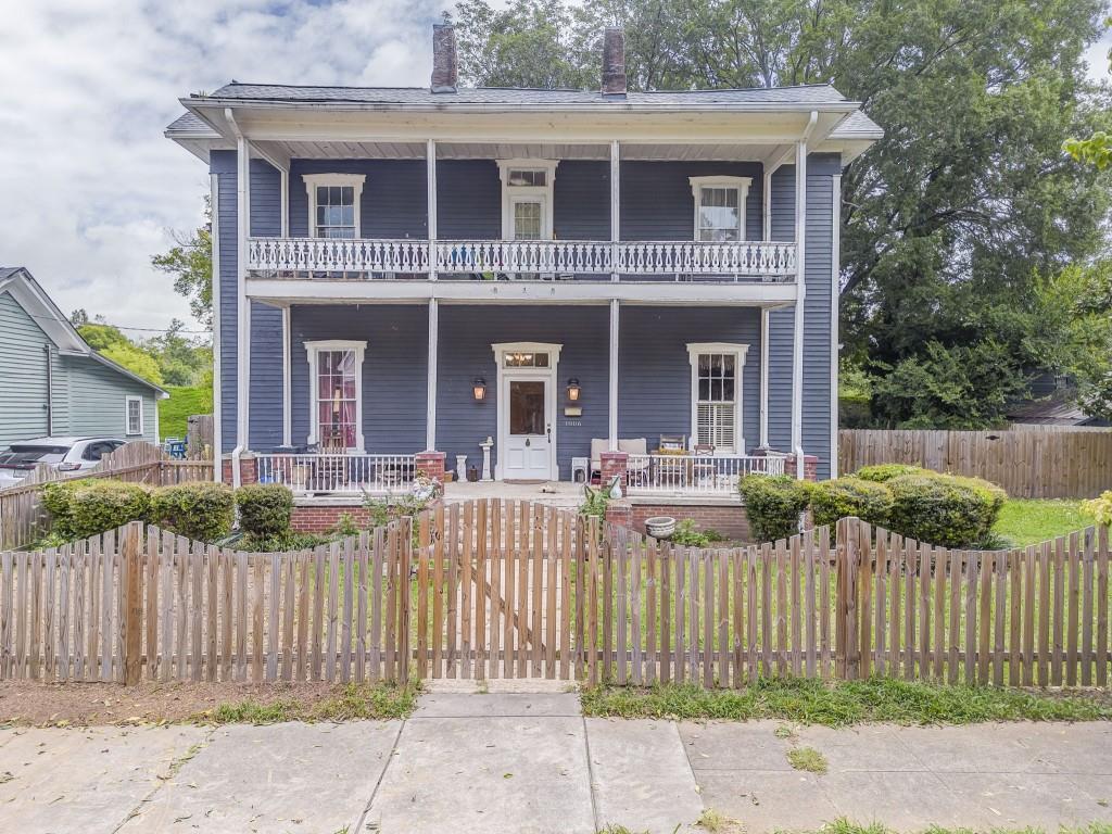 1006 Avenue A Rome, GA 30165 - Photo 8 of 61 a front view of house with a small yard