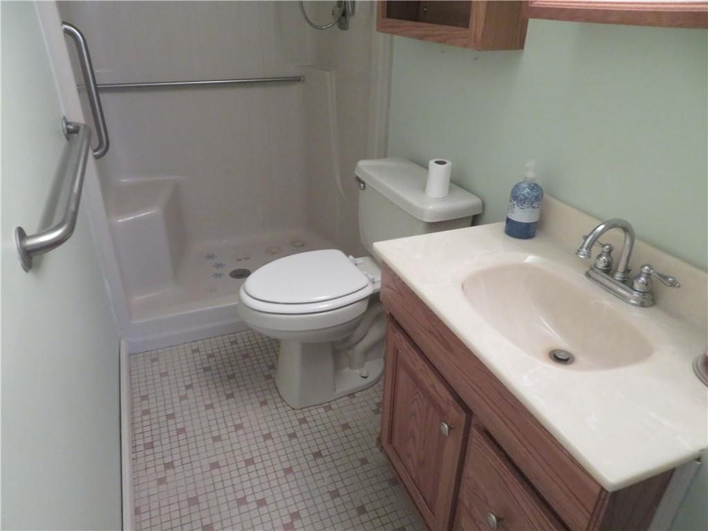 101 Piper Lane, Unit 101 Butler, PA 16001 - Photo 10 of 17 Bath # 1