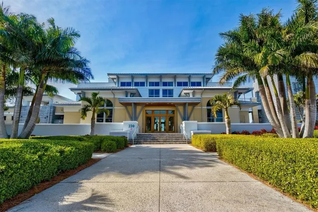 $1,199,000 | 321 Sapphire Lake Drive, Unit 202, Bradenton, FL 34209