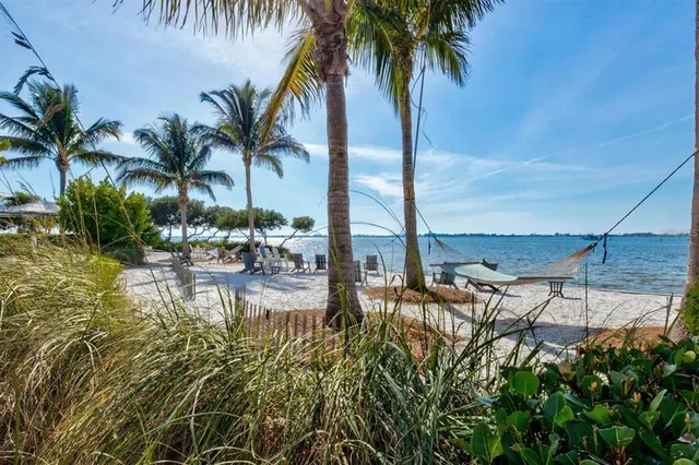 $1,199,000 | 321 Sapphire Lake Drive, Unit 202, Bradenton, FL 34209