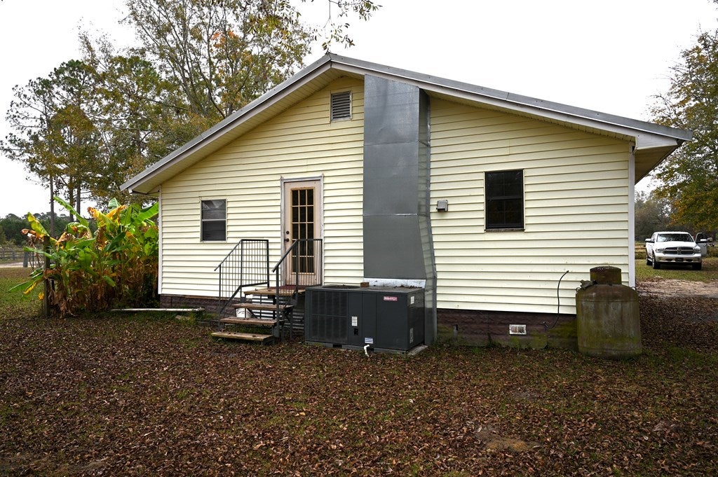1291 Livingston Road Adel, GA 31620 - Photo 3 of 22 Gallery Image 3